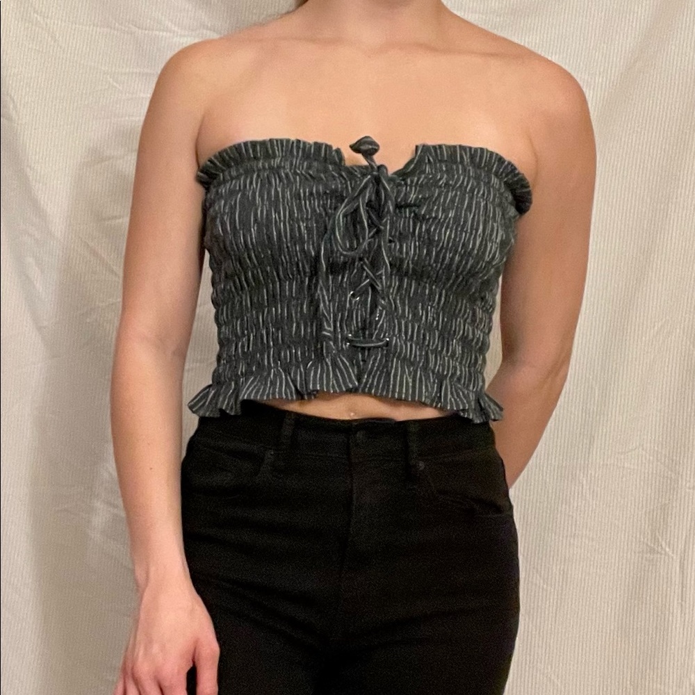 Green sleeveless crop top